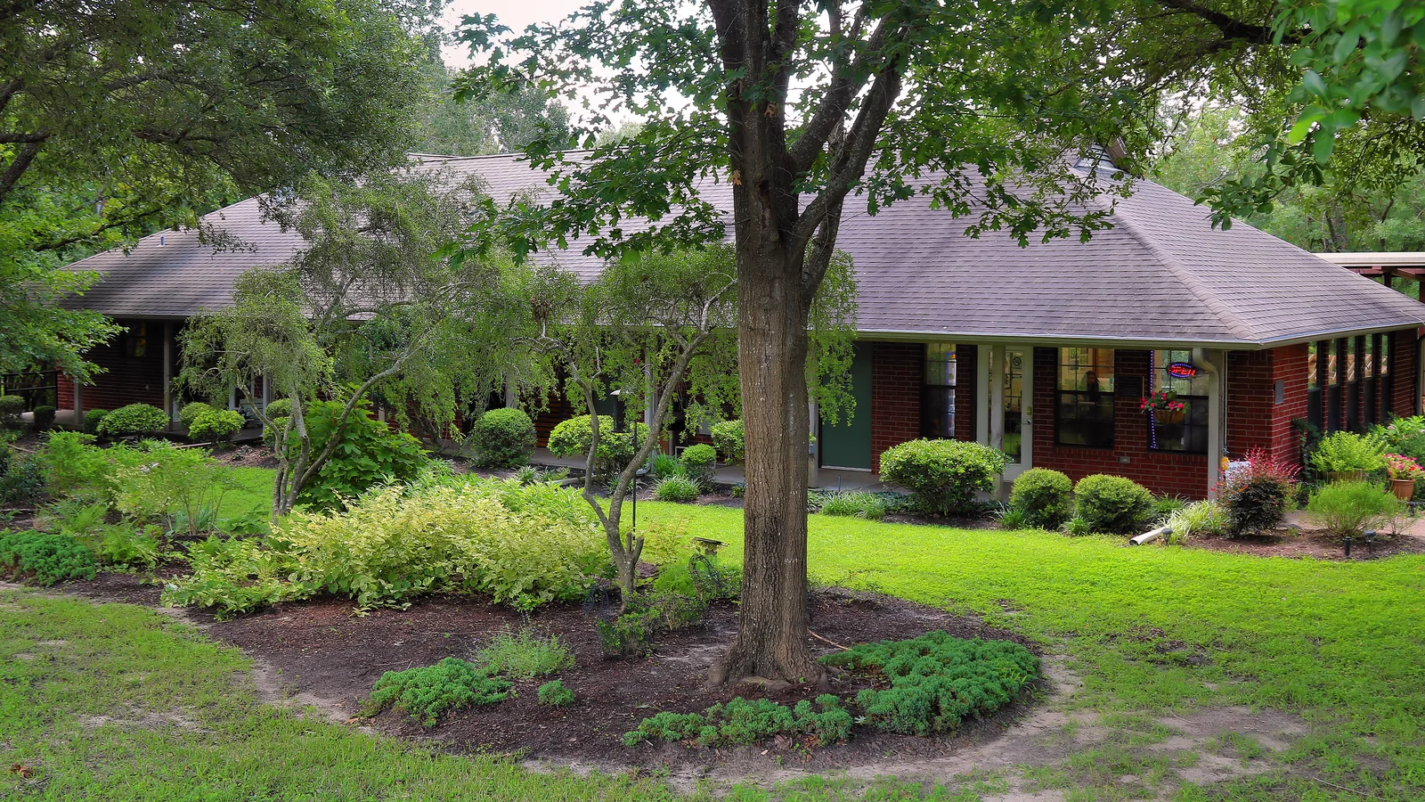 Main building and gardens at the East Texas Arboretum