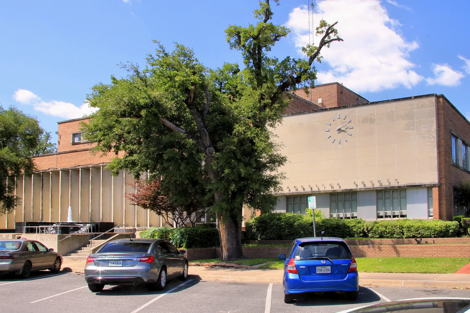 Angelina County Courthouse exterior in Lufkin