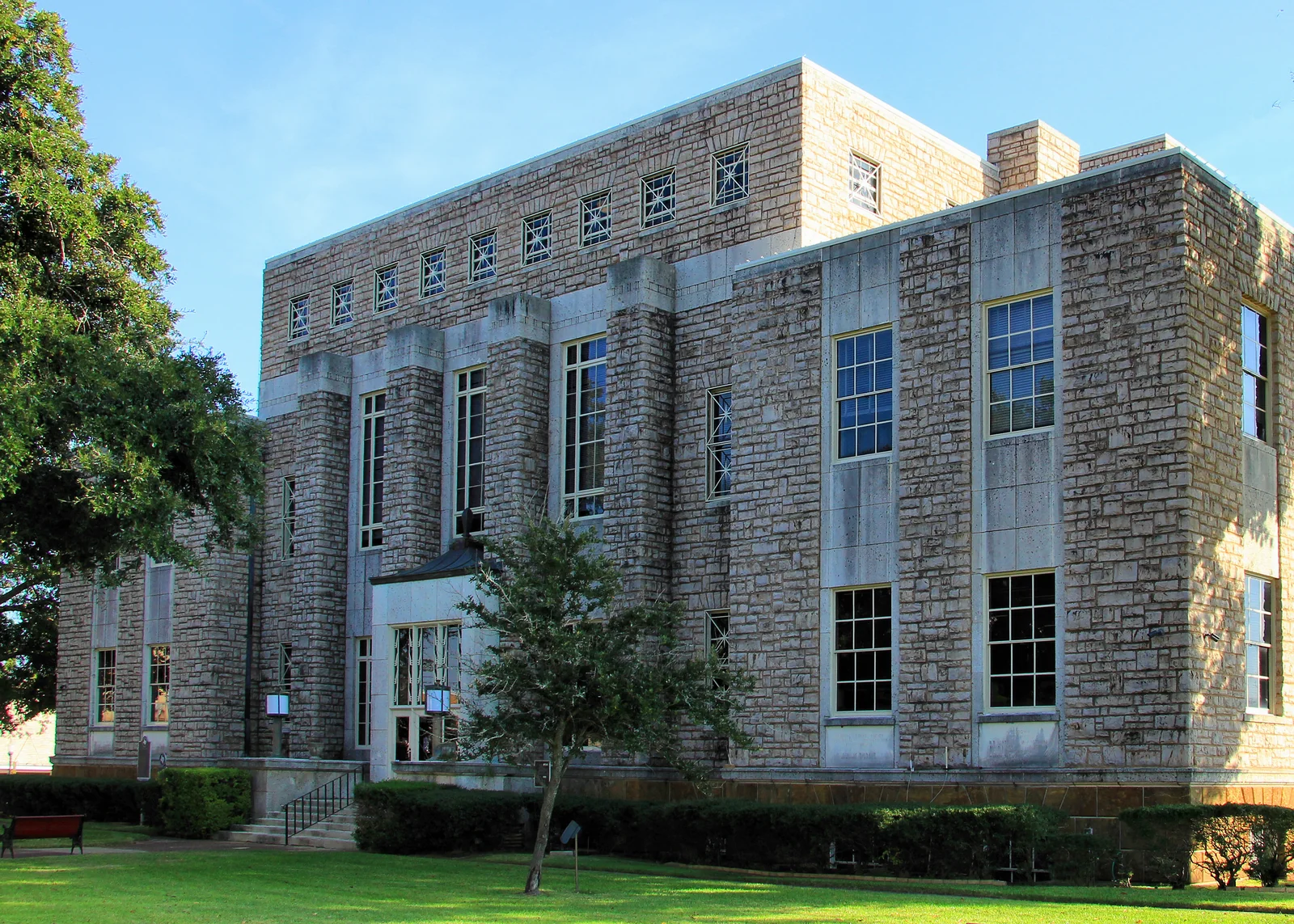 Cherokee County Courthouse exterior in Rusk, Texas