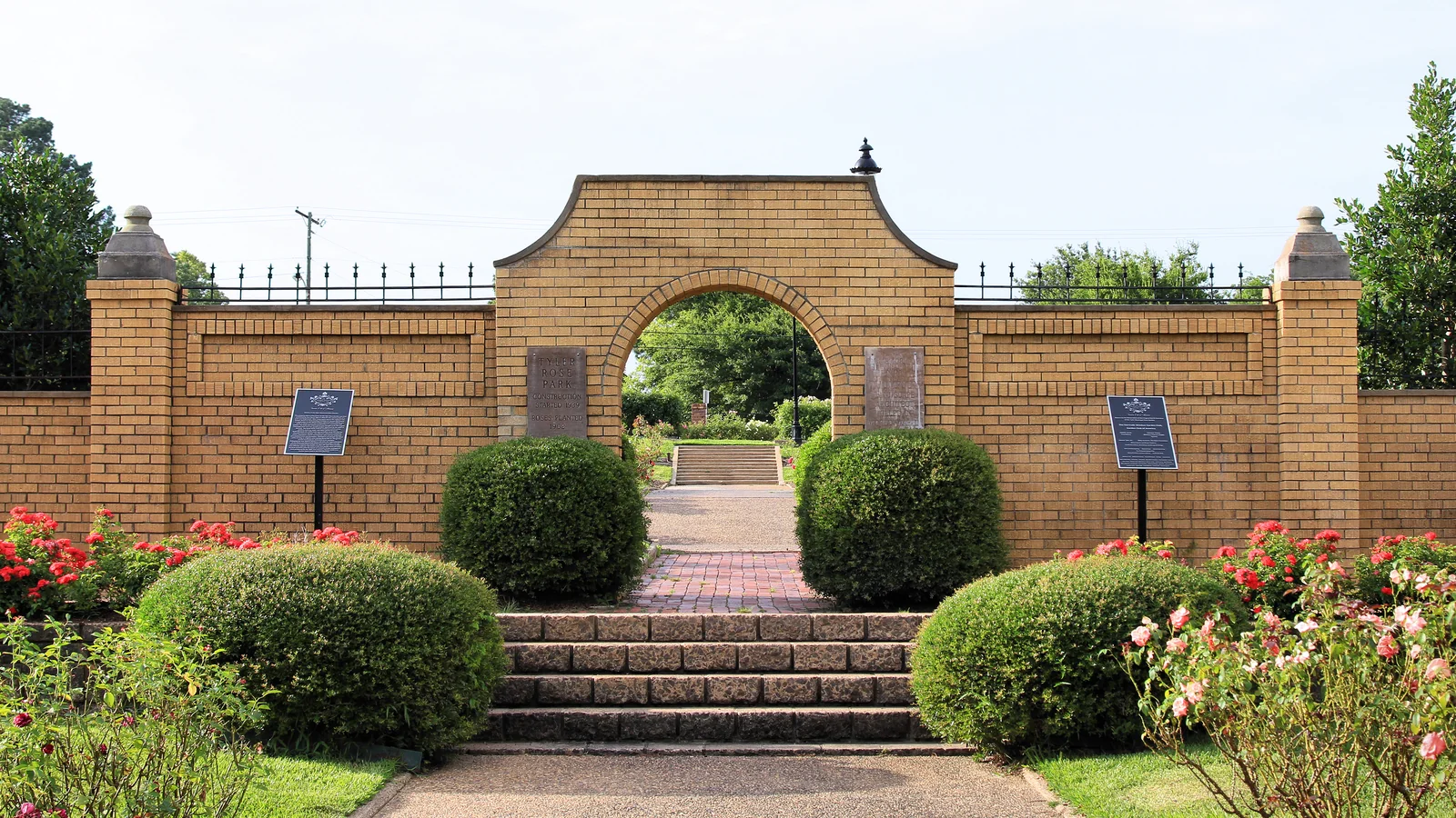 Tyler Municipal Rose Garden archway and planting beds